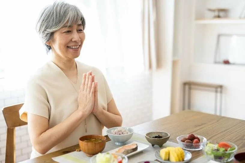 食べても満足できない？レプチンと食欲の仕組みを解説
